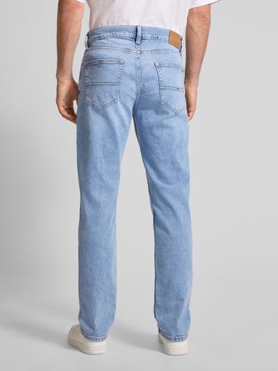 Tommy Jeans Slim Fit Straight Leg Jeans aus Baumwollmix Modell 'RYAN' Hellblau 5