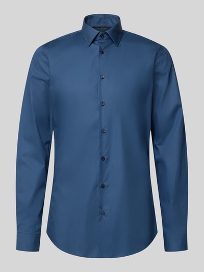Produktfoto, Extralanges Slim Fit Business-Hemd mit Kentkragen von Jake*s, bawełna, krój slim fit, bardzo długi krój, jednokolorowy, długość tyłu w rozmiarze 39/40: 84 cm, szerokość w rozmiarze 39/40: 49 cm, długość rękawów w rozmiarze 39/40: 72 cm