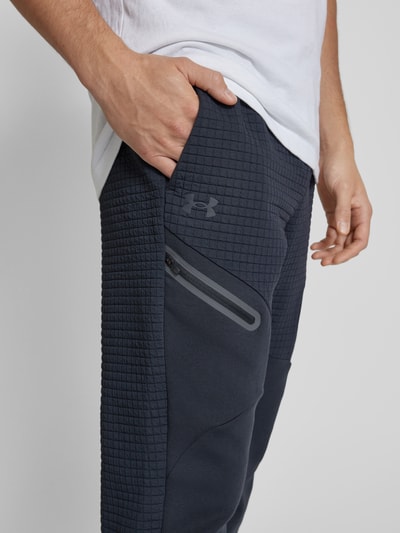 Under Armour Relaxed Fit Sweatpants mit Reißverschlusstasche Black 3