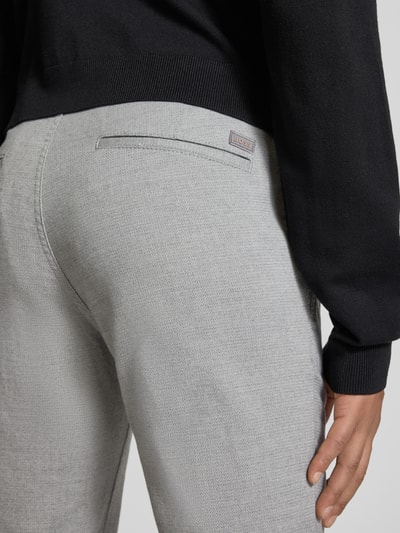 BOSS Orange Chinosy o kroju slim fit z mieszanki bawełny Srebrny 3