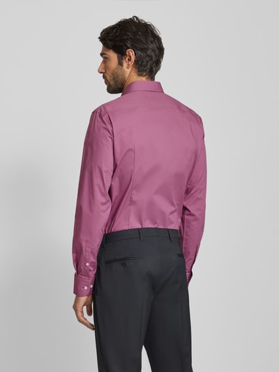 BOSS Regular Fit Business-Hemd mit Knopfleiste Modell 'Hank' Aubergine 5