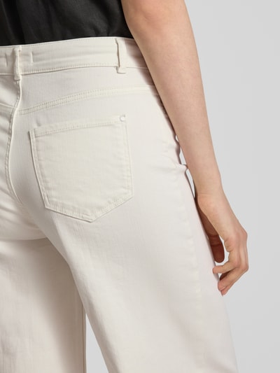 Christian Berg Woman Flared Cut Jeans mit Eingrifftaschen Offwhite 3