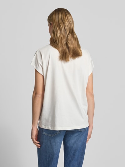 Frauenmodel trägt Oversize T-Shirt aus reiner Baumwolle von Marc O'Polo Denim, Optik: Unifarben, Passform: Oversize, Rundhals, Kurzarm, Material: Reine Baumwolle, Ganzkörperansicht Rückansicht