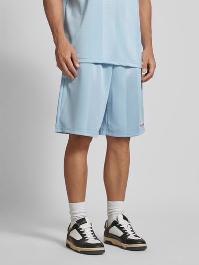 KARL KANI Shorts mit Streifenmuster Hellblau 4