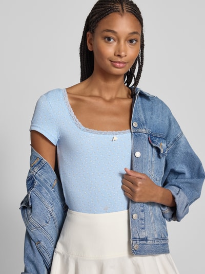 Only T-shirt o kroju regular fit z prążkowaniem model ‘LEMONE’ Jasnoniebieski 3