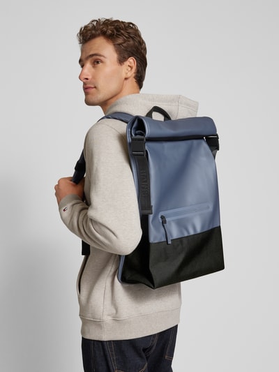 RAINS Rucksack mit Brustgurt Modell 'Trail' Ocean 1