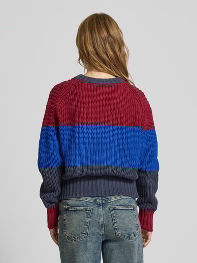 Calvin Klein Jeans Strickpullover mit Rundhalsausschnitt und Streifenmuster Bordeaux 5