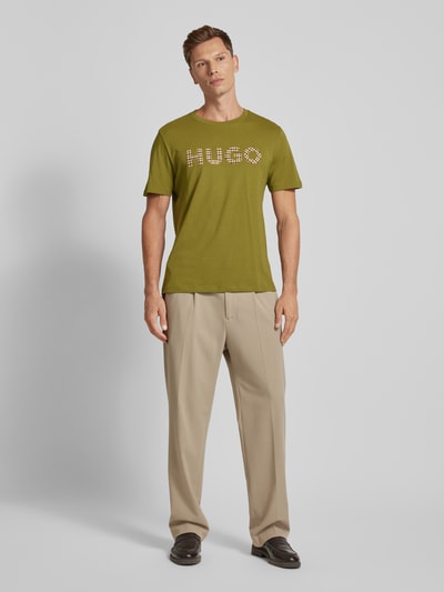 HUGO T-shirt z nadrukiem z logo model ‘Dulivio’ Oliwkowy 1