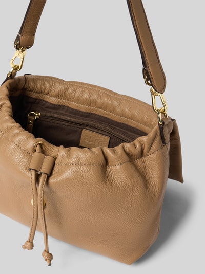Produktfoto, Shoulder Bag aus echtem Leder Modell 'NANA' von Abro, beige mit Strukturmuster, Magnetverschluss, Drawstring, goldene Details