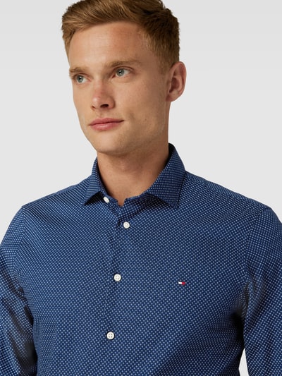 Tommy Hilfiger Koszula biznesowa o kroju slim fit z kołnierzykiem typu kent Granatowy 3