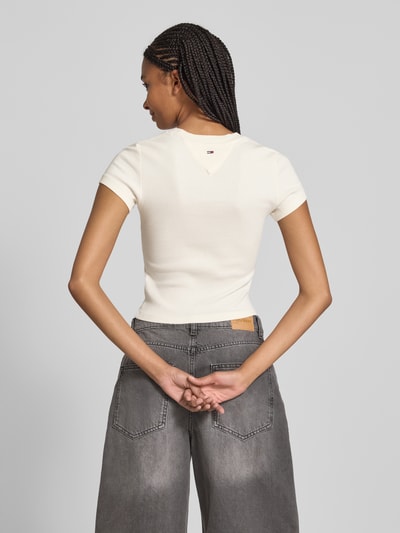 Tommy Jeans T-shirt o kroju slim fit z prążkowaniem Złamany biały 5