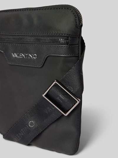 VALENTINO BAGS Crossbody Bag mit Label-Detail Black 2