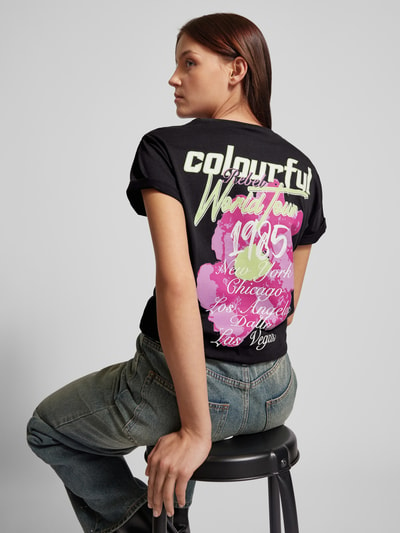 Colourful Rebel Boxy Fit T-Shirt mit Label-Print Modell 'Flower World Tour' Black 3