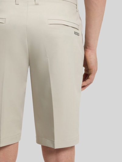 BOSS Green Slim Fit Chinoshorts mit Bügelfalten Beige 3