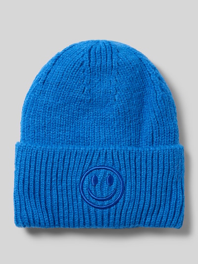 Produktfoto, Mütze mit Motiv-Stitching Modell 'Smiley Hat' von Kurt Beines in strahlendem Blau, grobe Rippstruktur, breiter Umschlag, Material-Mix