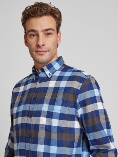 Christian Berg Men Regular fit vrijetijdsoverhemd met button-downkraag Marineblauw - 3