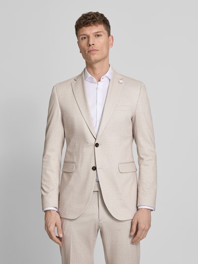 Männermodel trägt Slim Fit 2-Knopf-Sakko Modell 'Paul' von CG - Club of Gents in Beige, Material-Mix mit Viskose-Anteil, Reverskragen, Pattentaschen, Ganzkörperansicht von vorne.