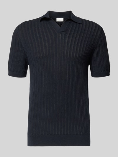 Produktfoto, Slim Fit Poloshirt aus Baumwoll-Leinen-Mix von Profuomo, kolor czarny, krój slim fit, V-dekolt, półrękaw, długość tyłu w rozmiarze M 69 cm, lekko prążkowana faktura
