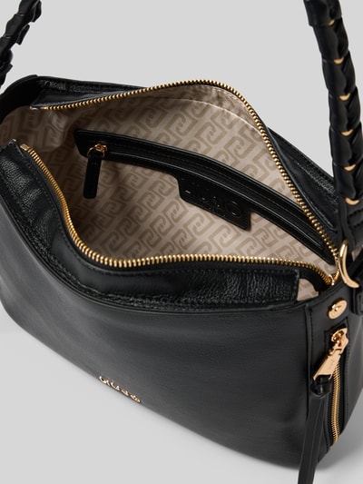 Produktfoto, Handtasche in Leder-Optik Modell 'Gihen' von Liu Jo White mit Hauptfach, Reißverschluss, Abnehmbare Schulterriemen, Logo-Detail, Breite 28 cm, Länge 20 cm, Tiefe 10 cm, Länge Schulterriemen 113 cm