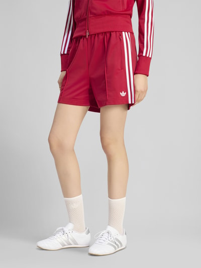 adidas Originals Loose Fit Sweatshorts mit Logo-Patch Modell 'FIREBIRD' Rot 4