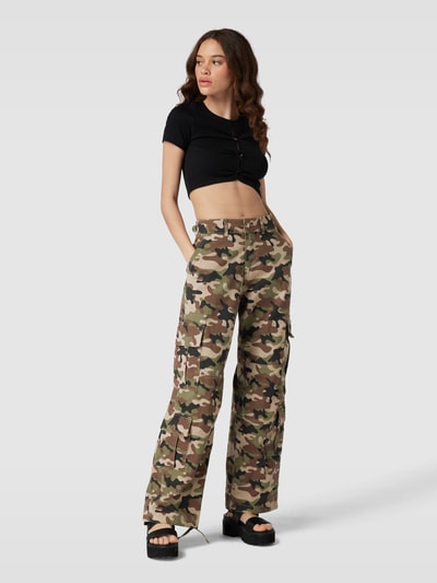 Review Baggy Cargo Pants in Cameo Schlamm 1