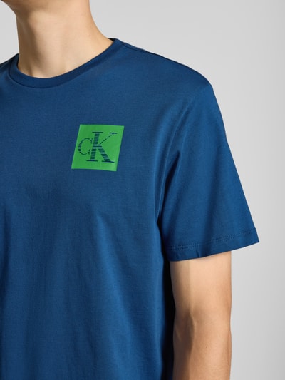 Calvin Klein Jeans Regular fit T-shirt van puur katoen met logoprint Donkerblauw - 3