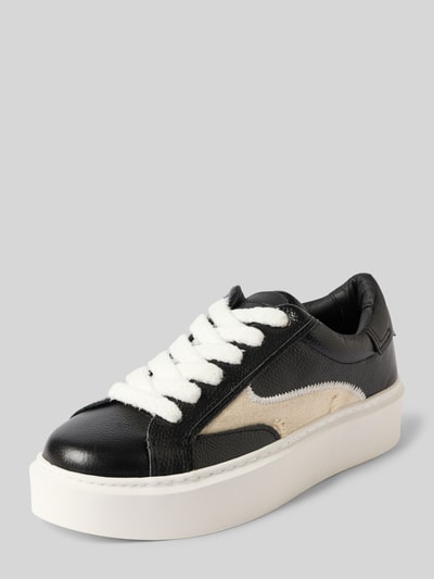 Produktfoto, sneakersy z naturalnej skóry model 'LE PROMENEUR' od RETERNITY, czarne z kremowymi detalami, zaokrąglony krój, wiązanie, gładka podeszwa, wysokość obcasa w rozmiarze 44: 4 cm, wysokość cholewki w rozmiarze 44: 7 cm, szerokość w rozmiarze 44: 9 cm