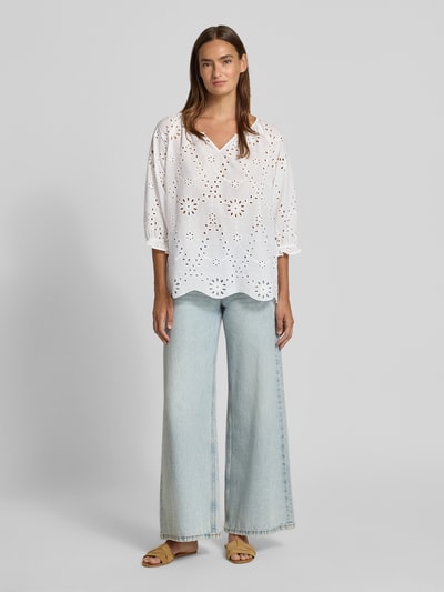 Betty Barclay Bluse mit Lochstickerei und Tunikakragen Offwhite 1