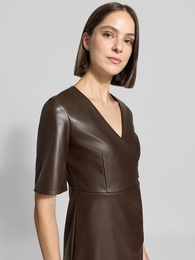 Armani Exchange Midikleid in Leder-Optik Dunkelbraun 3