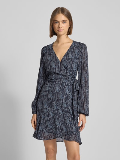 Pepe Jeans Sukienka kopertowa o dopasowanym kroju z detalami z efektownej przędzy model ‘MAISA’ Ciemnoniebieski 4