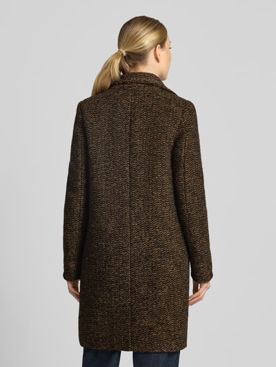 Vrouwenmodel draagt lange wollen jas van scheerwolmix Model 'PAMELA' van Milo Coats in bruin gemêleerd, recht model, rugaanzicht