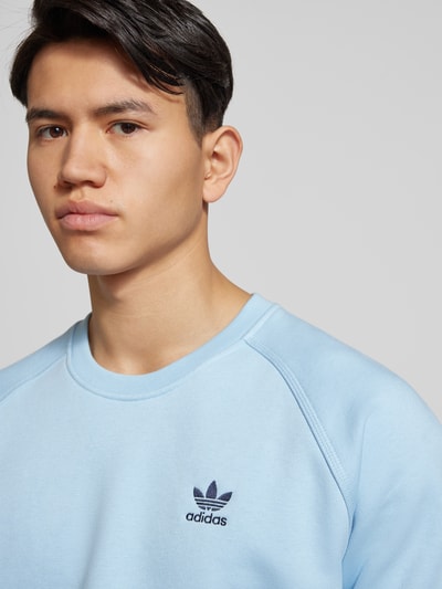 adidas Originals Sweatshirt mit Label-Stitching Hellblau 3