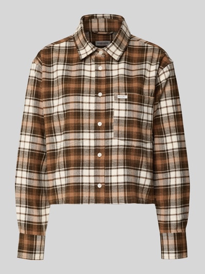 Guess Jeans Bluzka koszulowa o kroju regular fit z naszywką z logo model ‘Boxy’ Camel 2