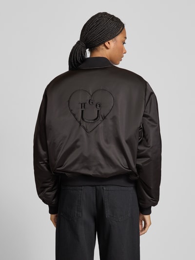 Hugo Blue Kurtka baseballowa o kroju regular fit z haftem Happy Hugo model ‘FELINAH’ Czarny 5