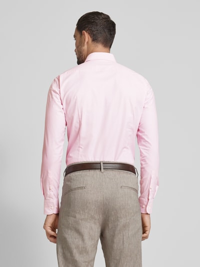 BOSS Koszula biznesowa o kroju slim fit z kołnierzykiem typu kent model ‘Hank’ Różowawy 5