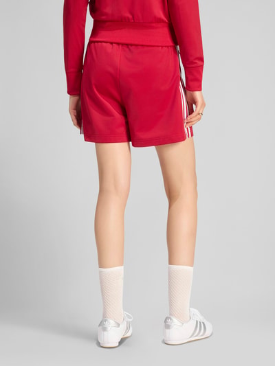 adidas Originals Loose Fit Sweatshorts mit Logo-Patch Modell 'FIREBIRD' Rot 5