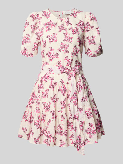 Produktfoto, Minikleid im Allover-Look mit Bindegürtel von Neo Noir aus Reine Baumwolle, A-Linie, Modell 'Annitas Starling Flower', florales Muster in Rosa und Pink, strukturierte Stoffoberfläche, Rundhalsausschnitt, Rückenlänge 88 cm, Brustweite 56 cm, Ärmellänge 31 cm, Damen Minikleid