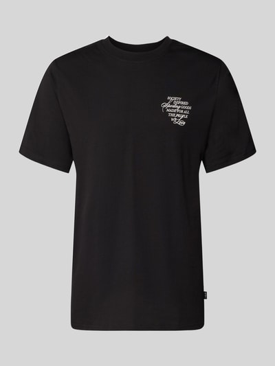 Produktfoto, czarne T-Shirt z okrągłym dekoltem, prosty krój, nadruk z tyłu, model 'Ben Faience' od Les Deux, bawełna