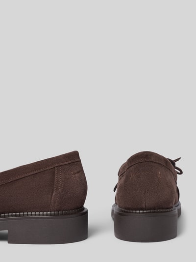 Productfoto, donkerbruine loafers van rundleer model 'Erin 3' van Marc O'Polo voor dames, glad oppervlak en grove zool