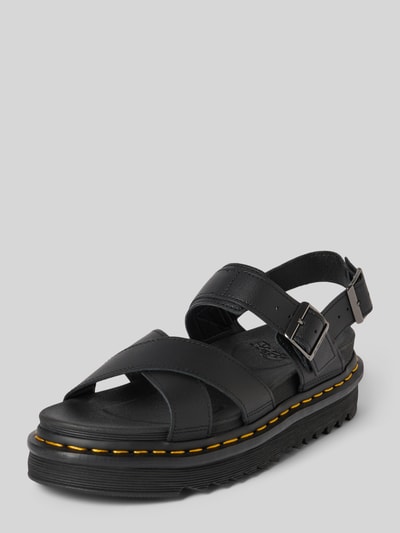 Produktfoto, Sandalette aus Leder Modell 'Voss II' von Dr. Martens, naturalna skóra, zaokrąglony czubek, pasek ze sprzączką, wysokość obcasa 4 cm w rozmiarze 40, kształt sandałów, kolor czarny, tekstura matowa