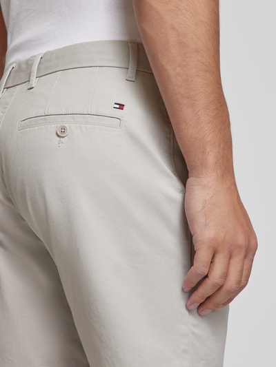 Tommy Hilfiger Bermudas in unifarbenem Design Modell 'BROOKLYN' Hellgrau 3