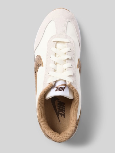 Produktfoto, Sneaker mit Logo Modell 'Pacific Premium' von Nike in Weiß und Beige, Abgerundete-Spitze, Schnürung, Gummisohle, Damen, Logo, Absatzhöhe 2 cm, Schafthöhe 8 cm, Schaftweite 9 cm bei Größe 40,5, Strukturmix aus glatten und strukturierten Flächen