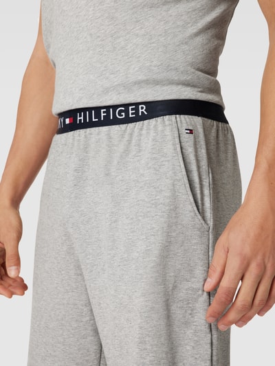 Tommy Hilfiger Szorty z dzianiny dresowej z elastycznym pasem z logo model ‘JERSEY SHORT’ Jasnoszary melanż 3