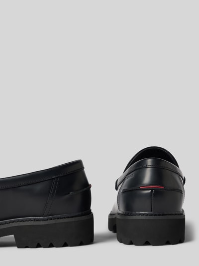 Produktfoto, Loafer aus echtem Leder Modell 'Draven_loaf_bo_BP' von HUGO, schwarz, glänzende Oberfläche, rote Ziernaht, robuste Sohle, Herren Loafer von HUGO