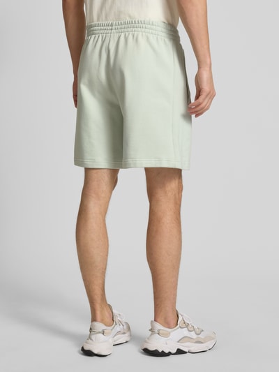 adidas Originals Szorty z dzianiny dresowej o kroju relaxed fit z czystej bawełny z wyhaftowanym logo Limonkowy 5