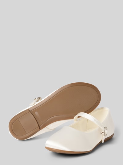 Produktfoto, Ballerinas mit Riemen und Ziersteinbesatz von DANAMADE, Satin in Elfenbein, abgerundete Spitze, Absatzhöhe 1 cm, Schafthöhe 6 cm, Schaftweite 4 cm