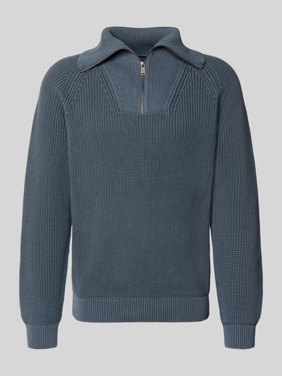 Produktfoto, blauer Regular Fit Troyer aus reiner Baumwolle Modell 'PIGMENT DYE' von ARMEDANGELS, grobe Strickstruktur, silberner Reißverschluss, Herren Troyer