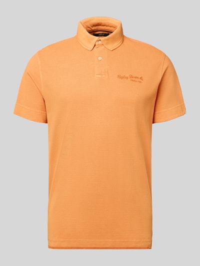 Produktfoto, Regular Fit Poloshirt aus reiner Baumwolle von Replay in Orange, Kurzärmeliges Design, Polokragen, Label-Stitching, Rückenlänge 73 cm bei Größe M.