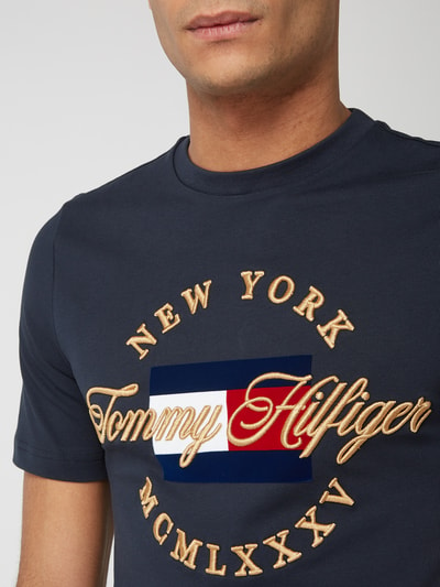 Tommy Hilfiger Relax Fit T-Shirt mit Logo-Applikation Marine 3