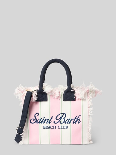 Produktfoto, Handtasche mit Label-Print und Fransen Modell 'COLETTE' von MC2 Saint Barth aus reiner Baumwolle, Hauptfach mit Reißverschluss, Tragehenkel, Maße 28 cm Breite, 23 cm Länge, 14 cm Tiefe, Schulterriemen 117 cm, hellrosa, weiß, dunkelblau, strukturierte Oberfläche, Fransen-Details